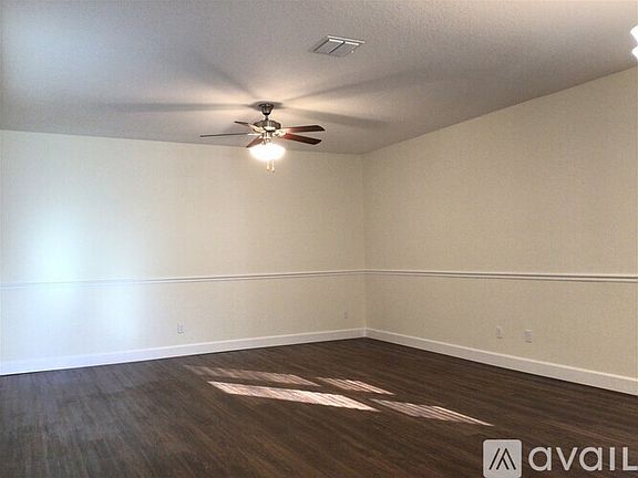4th image of 2438 S Park Ave