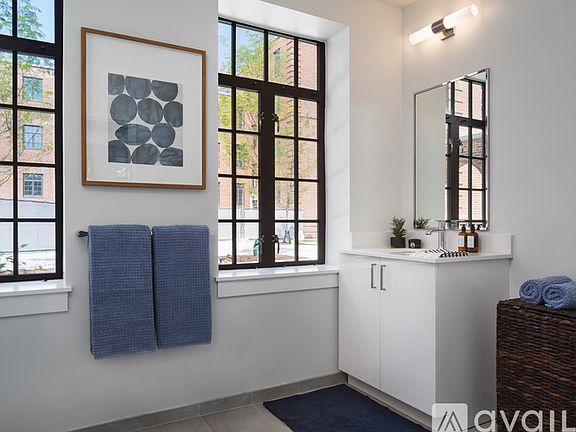 4th image of 2890 N Clybourn Ave #302