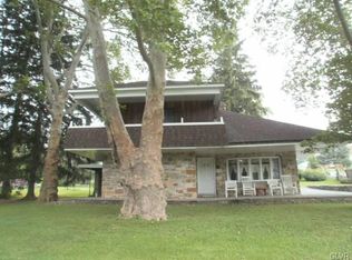 8297 Mertztown Rd, Alburtis, PA 18011