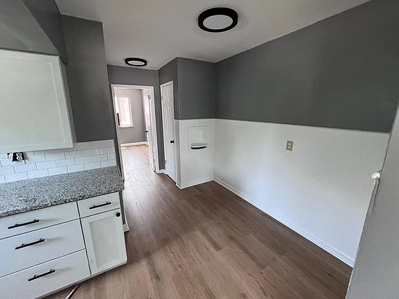 3rd image of 2559 Marsh Ave APT 4