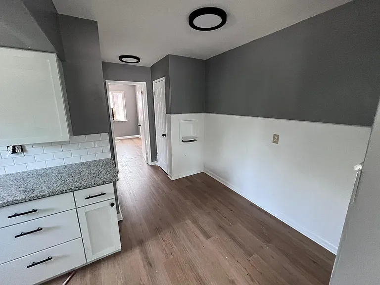 2559 Marsh Ave #4 — Photo 3