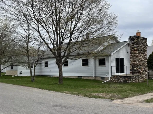 114 4th St, Goodman, WI 54125