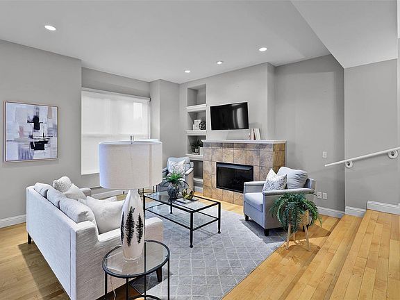 3rd image of 4204 Olive St #4204