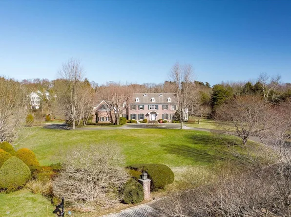 11 Orchard Lane, Old Westbury, NY 11568