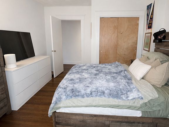 3rd image of 19 South St APT 3