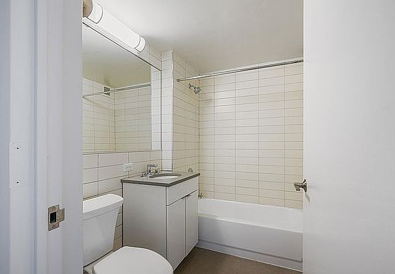5th image of 1 Columbus Pl APT N25d