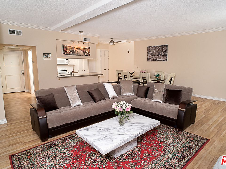 1st image of 5139 Balboa Blvd Unit 306