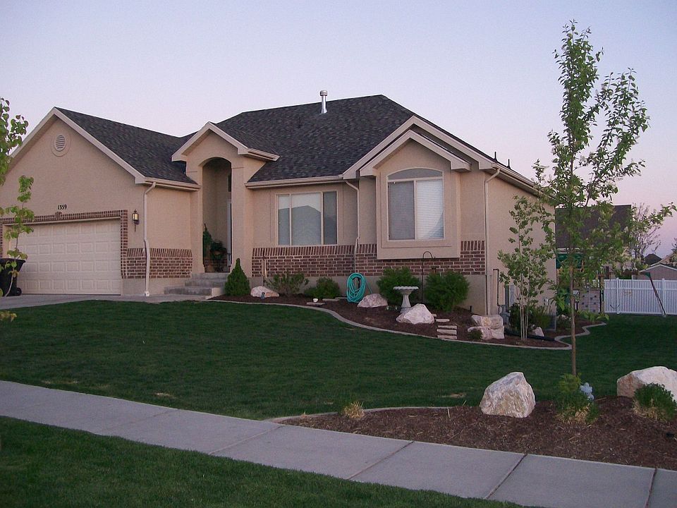 Beautifully landscaped!