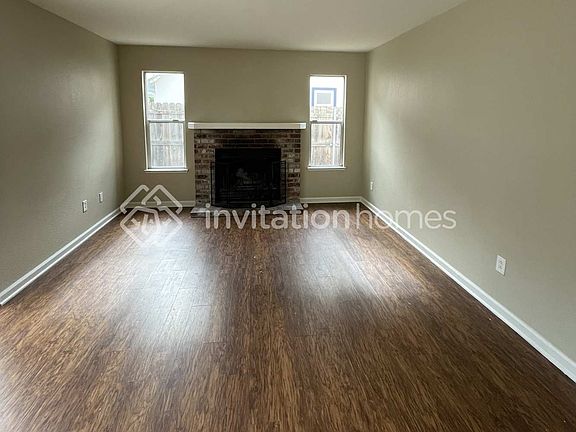 4th image of 644 Hovey Way