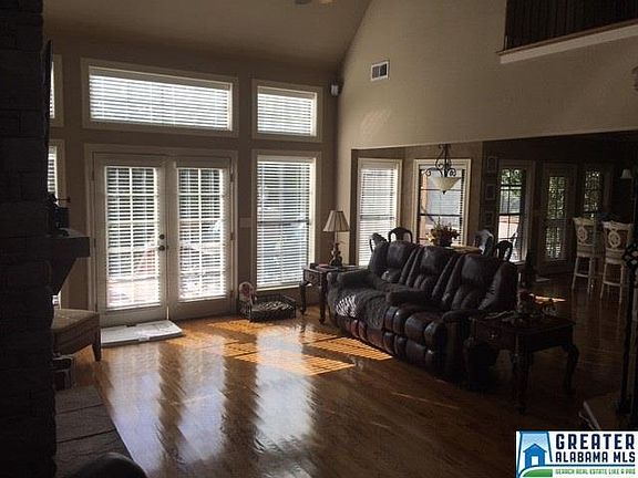 3rd image of 476 Sonnys Ln