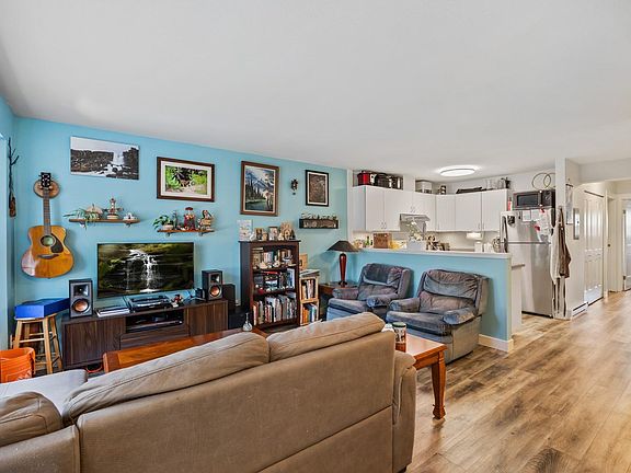 3rd image of 1335 13th St #11