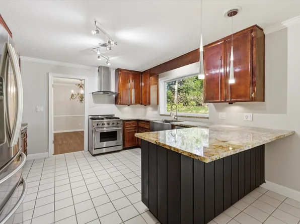 602 Middlebrooks Cir, Tallahassee, FL 32312