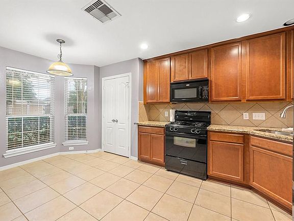 5th image of 1806 Majestic Oak Dr