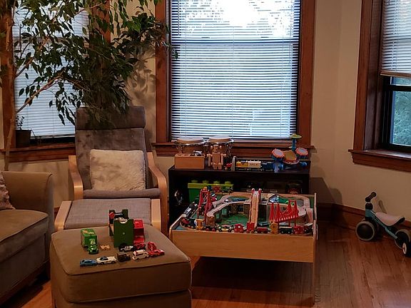 5th image of 2701 N Saint Louis Ave APT 3A