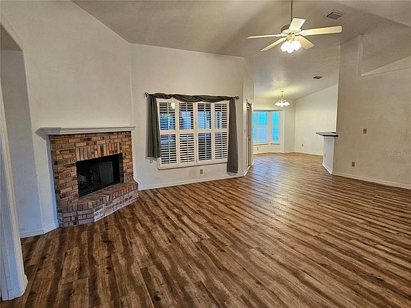 4th image of 5692 NE 62nd Court Rd