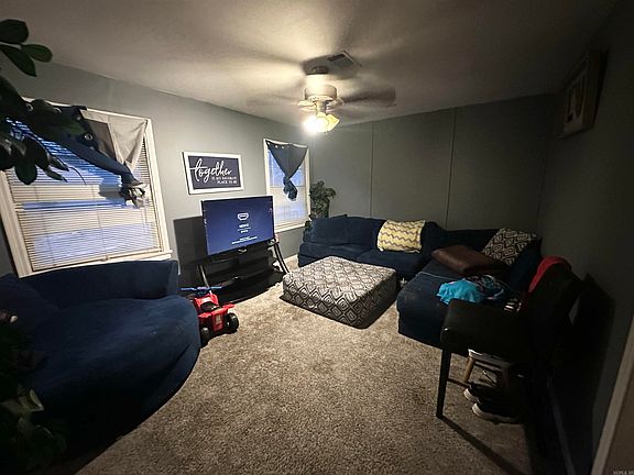 2nd image of 16 Shirley St