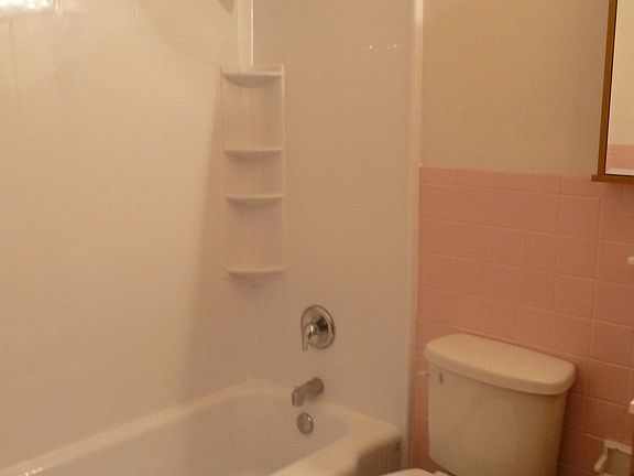 5th image of 253 Alma Dr