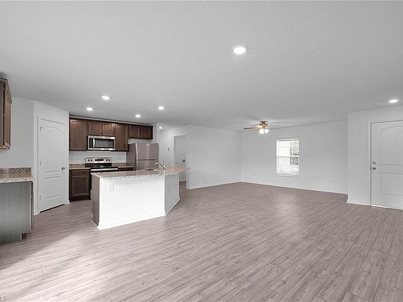 3rd image of 4117 NE 20th Pl