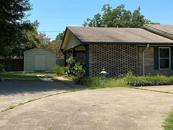 3rd image of 511 Hillcrest St