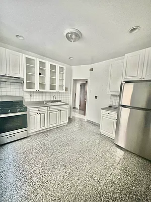 Rented by Luxian International Realty LLC | media 10