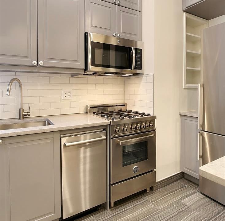 1st image of 57 W 58th St APT 8D
