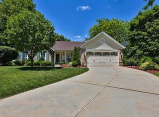 8 Red Clover Ct, Saint Charles, MO 63303