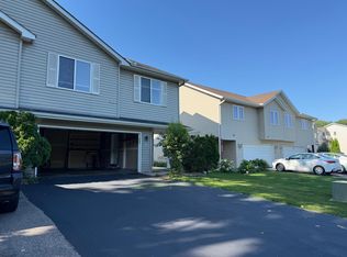 874 Wescott Sq, Eagan, MN 55123