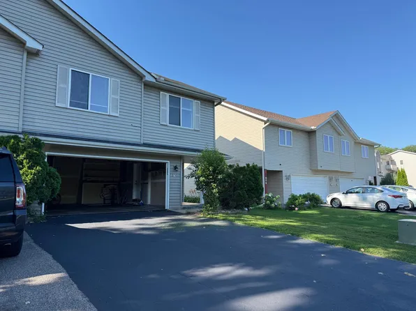 874 Wescott Sq, Eagan, MN 55123