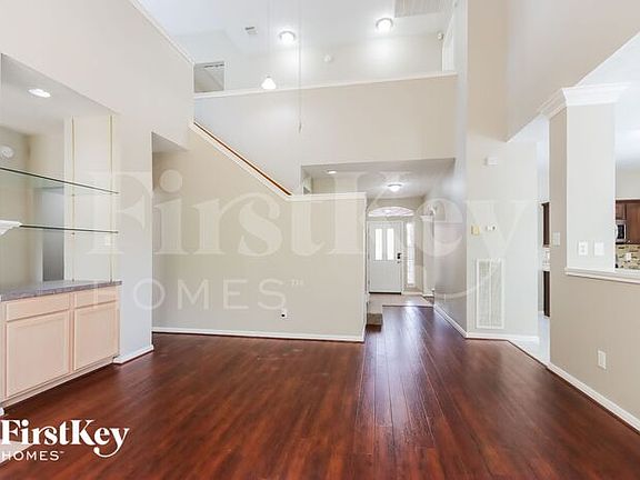 4th image of 8503 Metrodale Dr