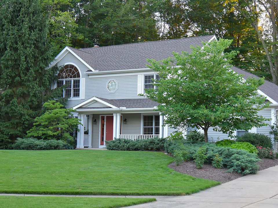 1st image of 415 Sussex Ct