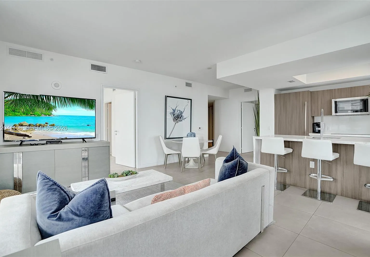 Tiffany House Condo — Photo 4