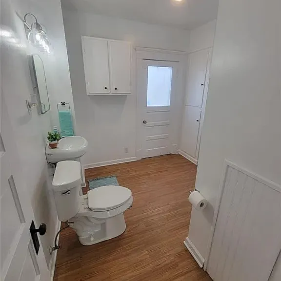1118 W 8th St — Photo 13