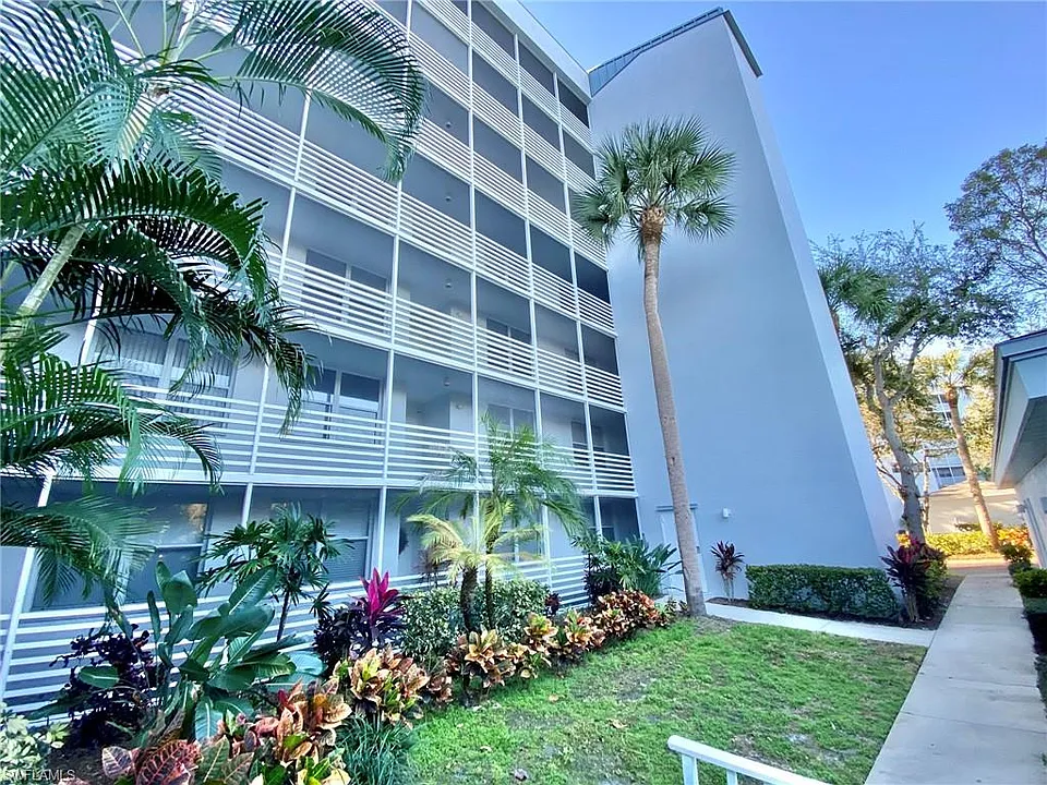 290 Naples Cove Dr #2205