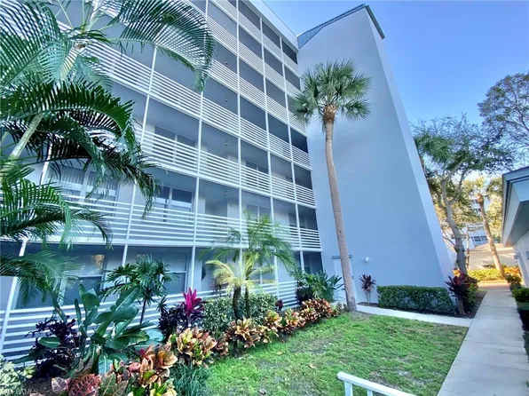 290 Naples Cove Dr APT 2205, Naples, FL 34110