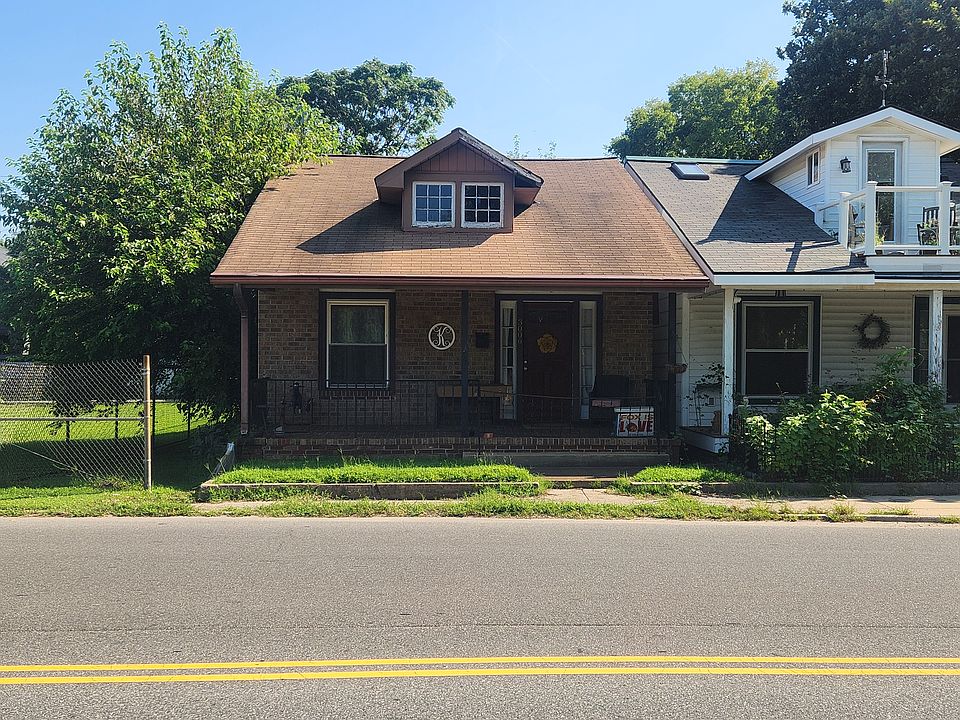 2nd image of 3006 Idlewood Ave