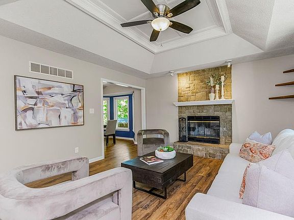 4th image of 1204 NE Country Ln