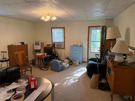 3rd image of 402 4th St