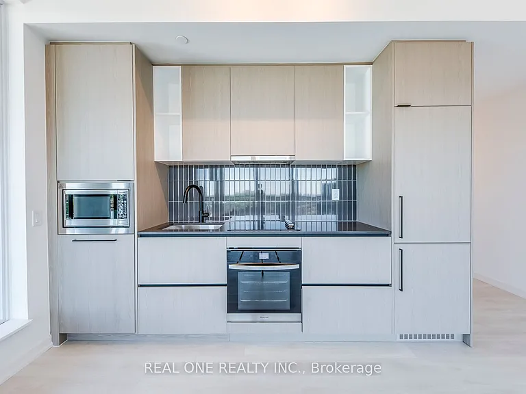 1285 Dupont St #603 — Photo 10