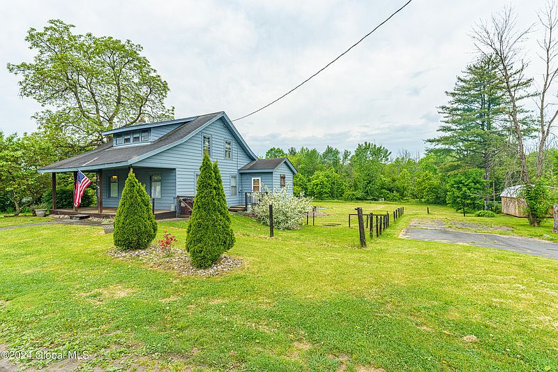 3rd image of 337 Hudson Avenue