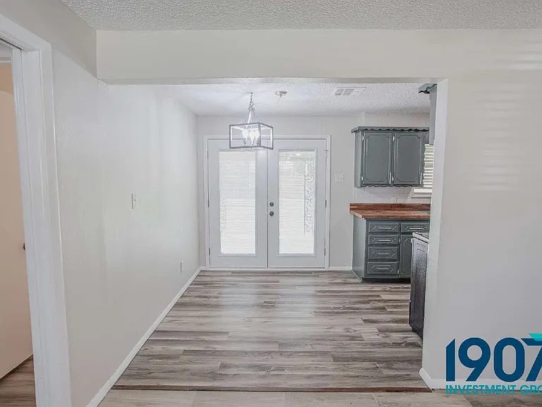 725 Butler St — Photo 7