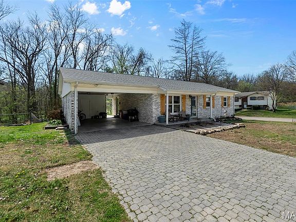 3rd image of 3245 Bordeau Dr