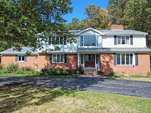 3rd image of 7879 Gates Mills Estates Dr