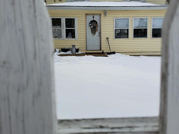4th image of 206 Tousley Ave S