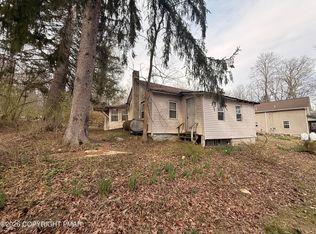 243 Sand Spring Rd, Cresco, PA 18326