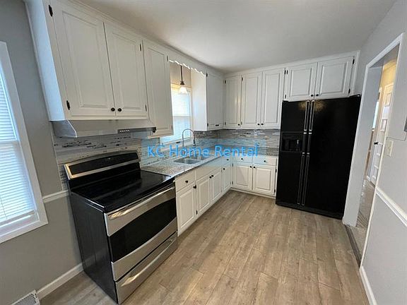 4th image of 8426 Grandview Ln