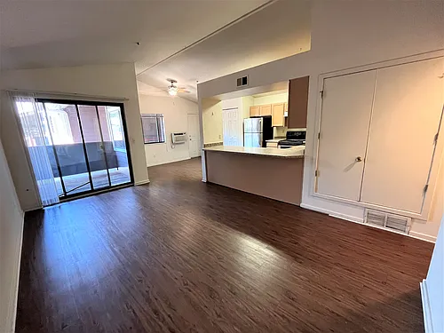2142 Canyon Blvd #301 Photo 1
