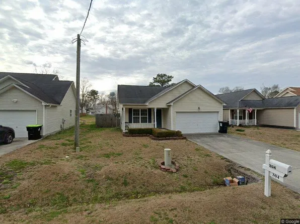 304 Mattocks Ave, Maysville, NC 28555