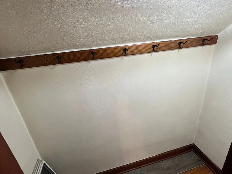502 S Duluth Ave | Tenant Pays Electric Only — Photo 5