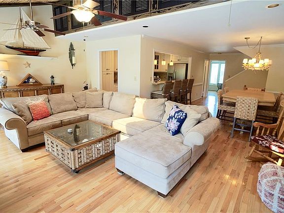2nd image of 3974 Ocean Hills Ct