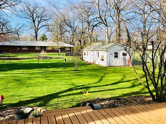 3rd image of 26 Oakwood Dr